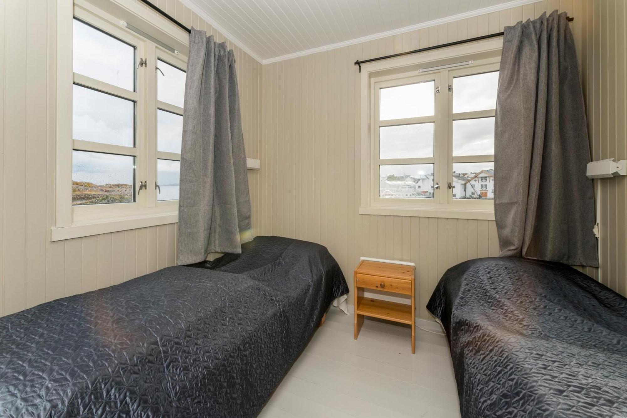 Tyskhella Rorbuer Apartment Kabelvag Exterior photo
